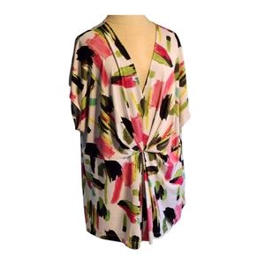 Cato 26-28 top, V neck w gathered front, super cute!